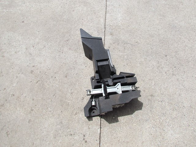 2004 Nissan 350Z RH Passenger Trunk Spacer With Jack 