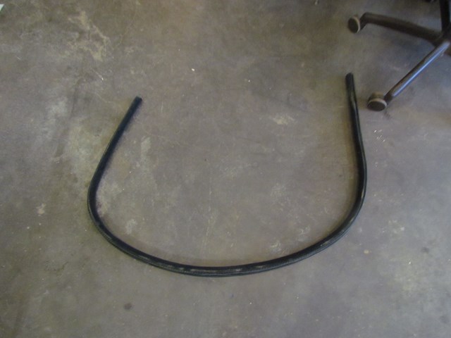 2007  BMW M6 Convertible RH Passenger Door Seal
