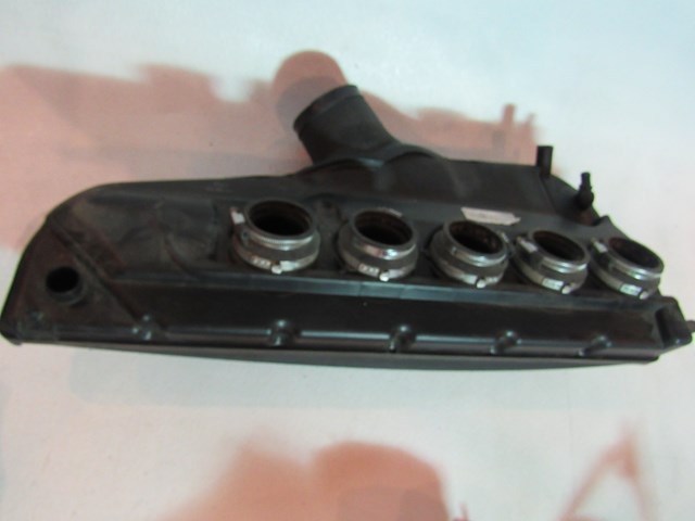 2007 BMW M6 Convertible Air Intake Manifold Cover