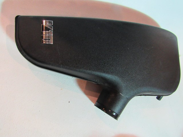 2007 BMW M6 Convertible Air Intake Manifold Cover