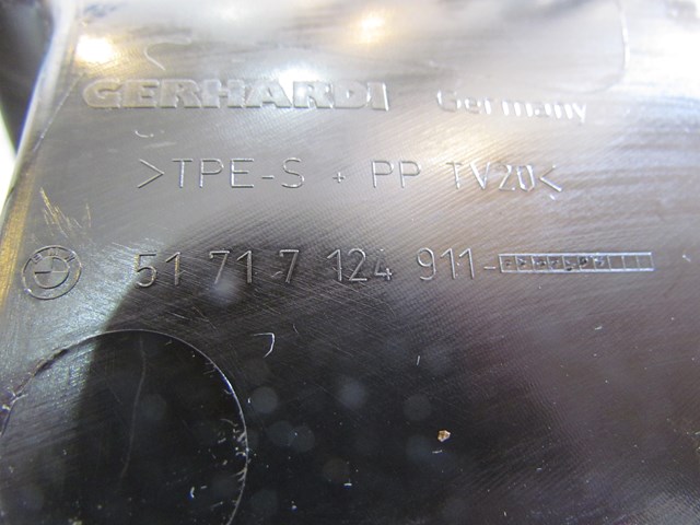 2007 BMW M6 Convertible LH Water Channel Cover 51717124911