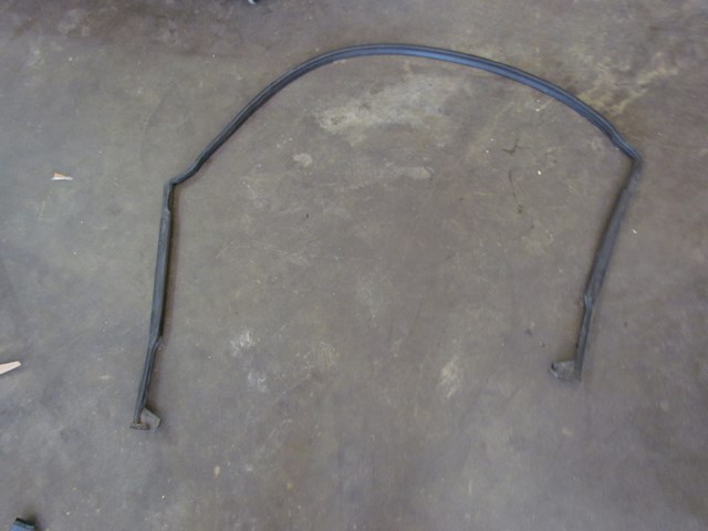 2007 BMW M6 Convertible Back Glass Weather Seal