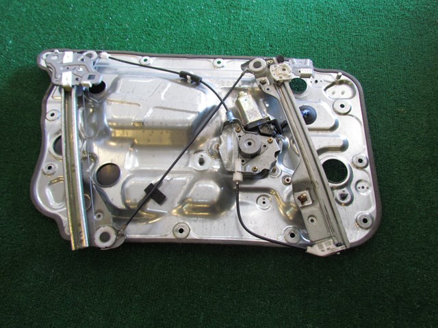 2004 Nissan 350z RH Window Motor & Regulator 80730 CD001