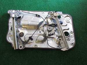 2004 Nissan 350z RH Window Motor & Regulator 80730 CD001