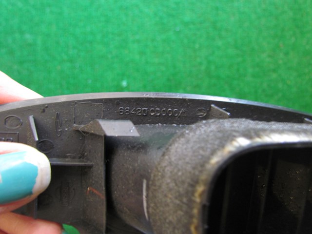 2004 Nissan 350z RH Passenger Dash Vent 68420 CD000