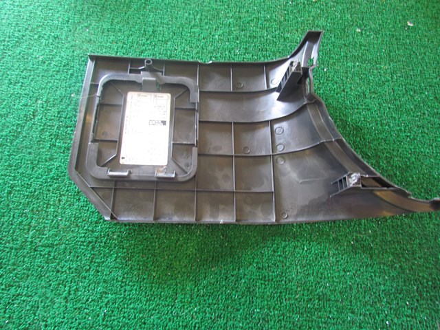 2004 Nissan 350z LH Lower Kick Panel Fuse Box Cover 66901 CD000