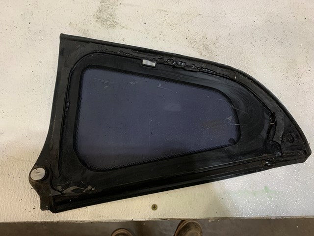2004 Nissan 350z Rear Passenger RH Quarter Glass