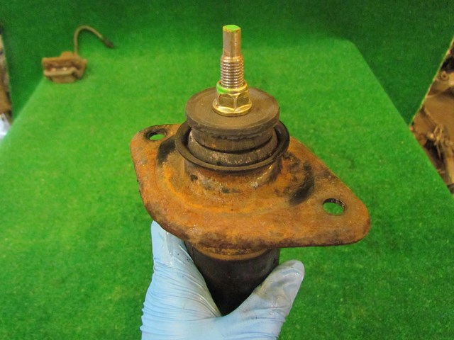 2004 Nissan 350z Rear RH Strut Shock Absorber OEM 56210 CD300