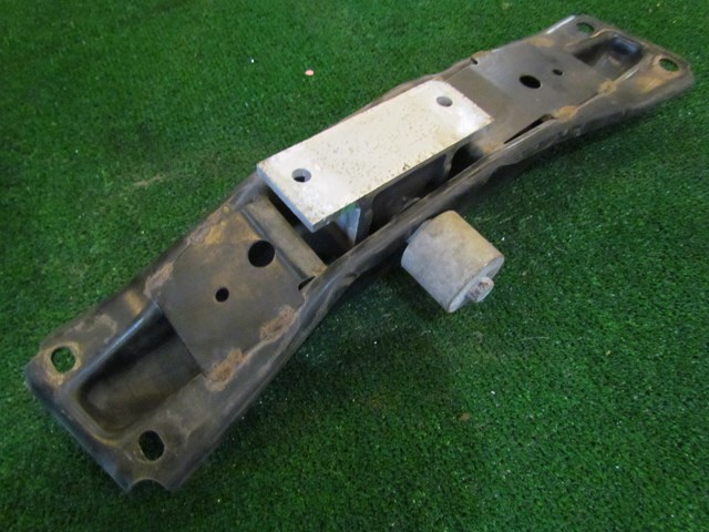 2004 Nissan 350z Automatic Transmission Bracket Mount