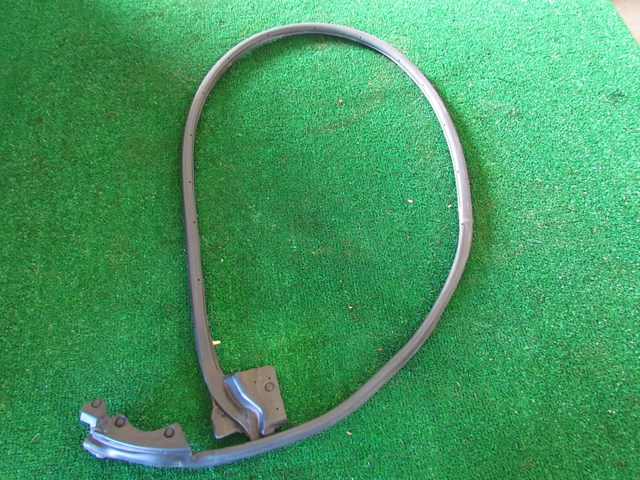 2003 Nissan 350z RH Passenger Door Seal On Door in Avon, MN 56310 PB#290247