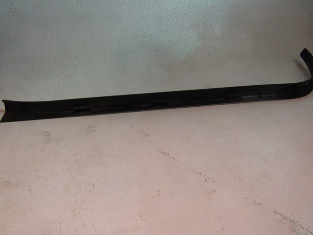 2003 2004  Nissan 350z RH Passenger Door Sill 769B4 CD000