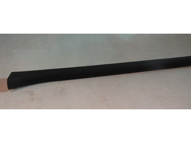 2003 2004  Nissan 350z RH Passenger Door Sill 769B4 CD000