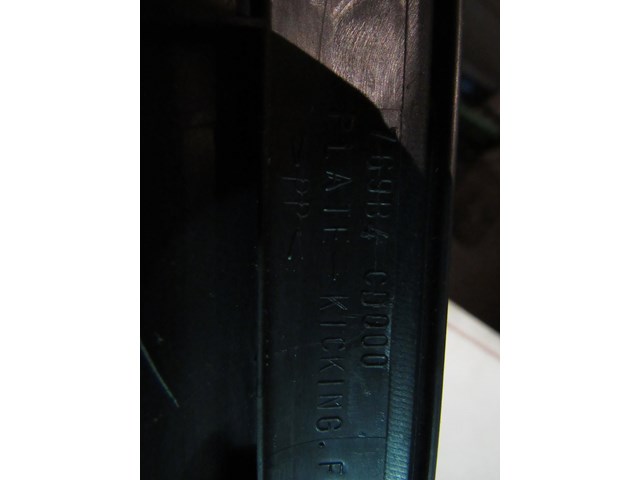 2003 2004  Nissan 350z RH Passenger Door Sill 769B4 CD000