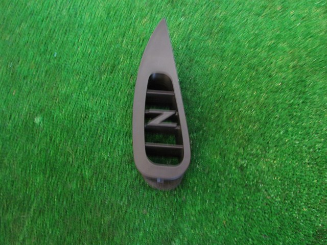 2003 Nissan 350z RH Passenger Dash Vent 68420CD000
