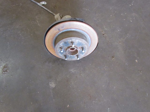 2003 Nissan 350z Rear Passenger RH Spindle Knuckle Hub