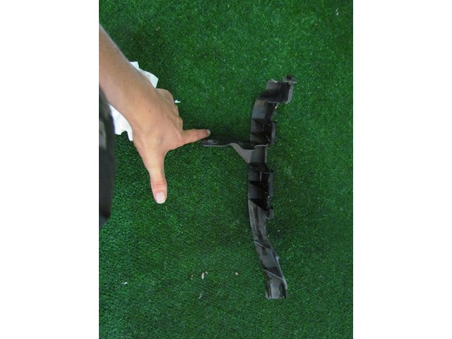 1998 Porsche Boxster Front RH Bumper Guide