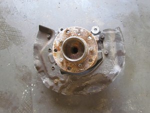 2007 BMW M6 RH Passenger Front Spindle 