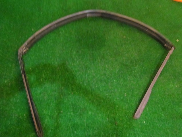 1998 Porsche Boxster Windshield to Roof Top Weather Seal