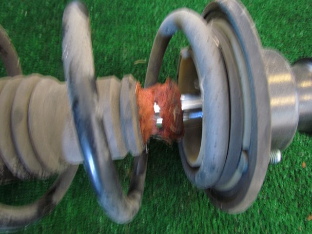 1998 Porsche Boxster Rear LH Strut-cracked Bushing on Boot