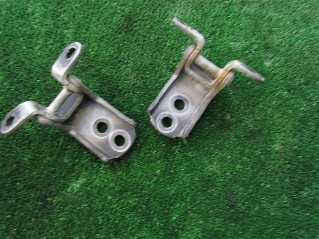 2003 Nissan 350z LH Driver Door Hinge Set Door Hinges