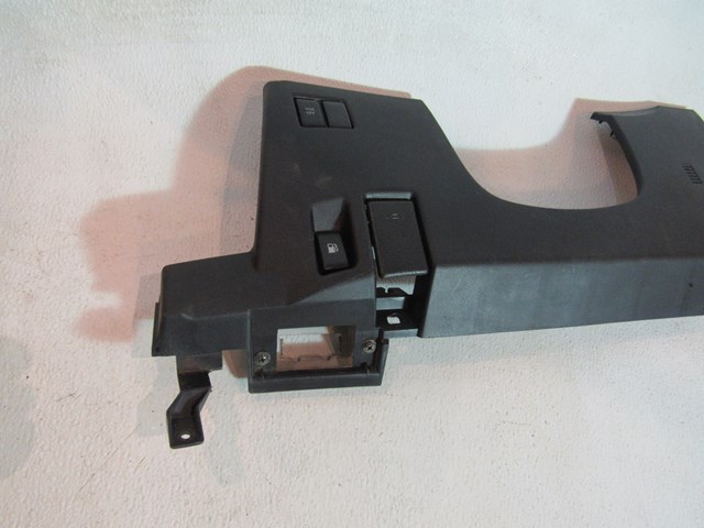 2003 2004 2005  Nissan 350z Driver Knee Bolster w/Switches 68106 CD000