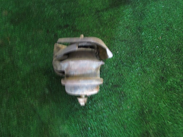2003 Nissan 350z LH Driver Engine Mount Motor Mount