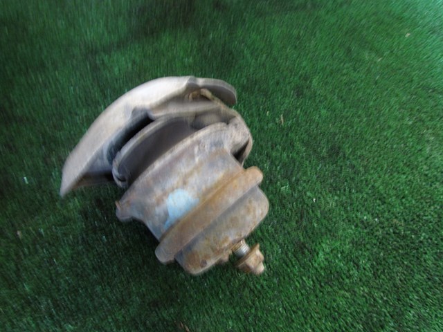 2003 Nissan 350z LH Driver Engine Mount Motor Mount