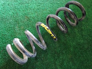 2008 Infiniti G35X Sedan RH Passenger Front Coil Spring