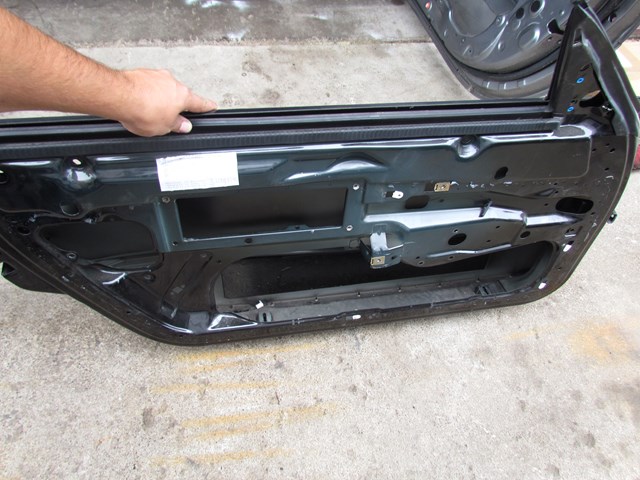 1998 Porsche Boxster 986 Front Driver LH Door Black