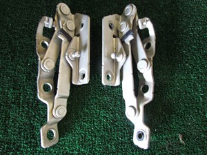 2005 Infiniti G35 Sedan Trunk Hinges