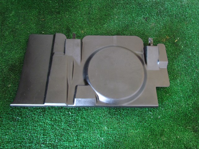 2005 Infiniti G35 Sedan RH Passenger Under Dash Cover 68920 AM600