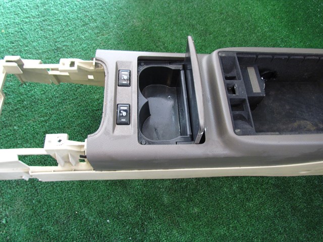 2005 Infiniti G35 A/T Sedan Center Console-Wheat