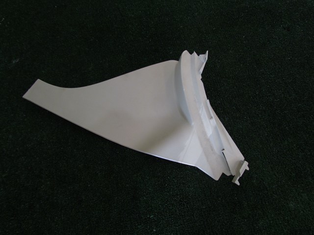 2005 Infiniti G35 Sedan RH Center Kick Trim 68134 AC700