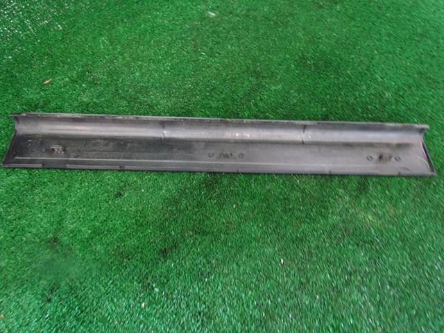 2005 Infiniti G35 Sedan Rh Passenger Front Door Sill Kick Plate 