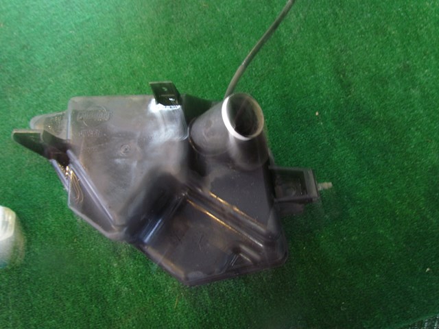 2005 Infiniti G35 Sedan Windshield Washer Reservoir Tank With Pump OEM