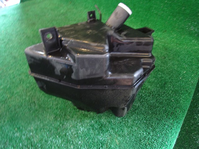 2005 Infiniti G35 Sedan Windshield Washer Reservoir Tank With Pump OEM