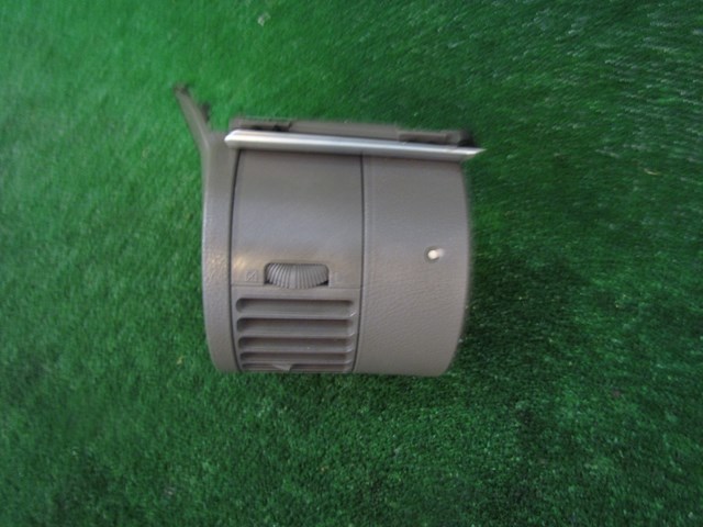 2005 Infiniti G35 Sedan LH Driver Dash Vent