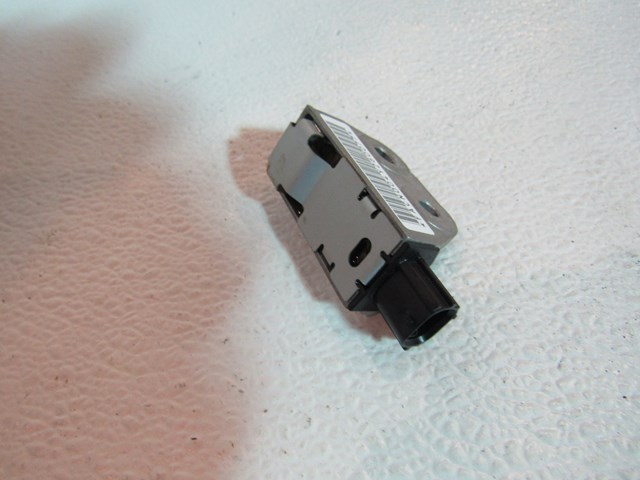 03 04 05 06 Infiniti G35 Sedan RH Side Impact Sensor