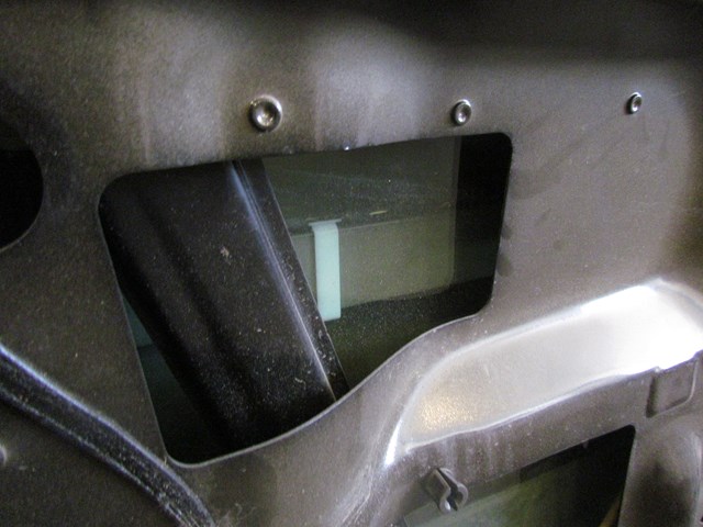 2007 BMW M6 E63 Convertible Front Door Glass Key