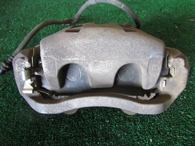 2005 Infiniti G35 Sedan RH Passenger Front Caliper