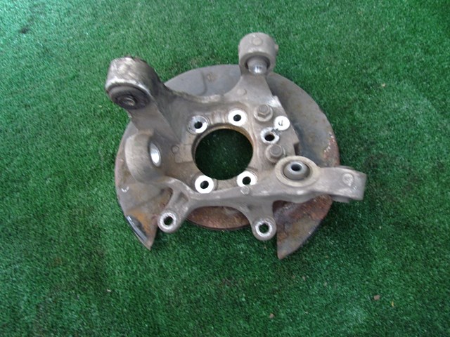 2005 Infiniti G35 Sedan Rear RH Passenger Spindle