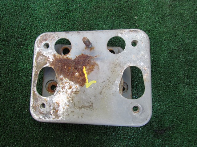 2005 Infiniti G35 Sedan Rear LH Bumper Reinforcement Mount