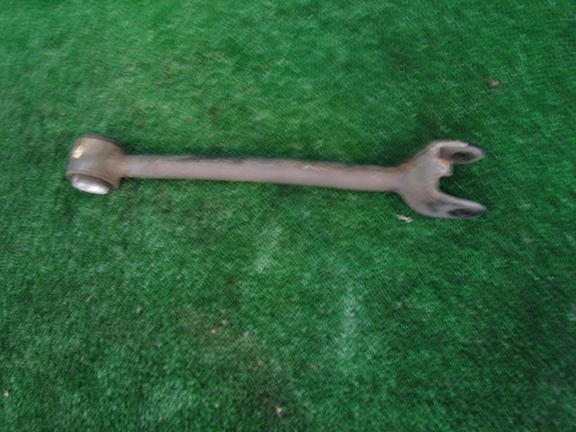 2005 Infiniti G35 RH Passenger Rear Lower Control Arm