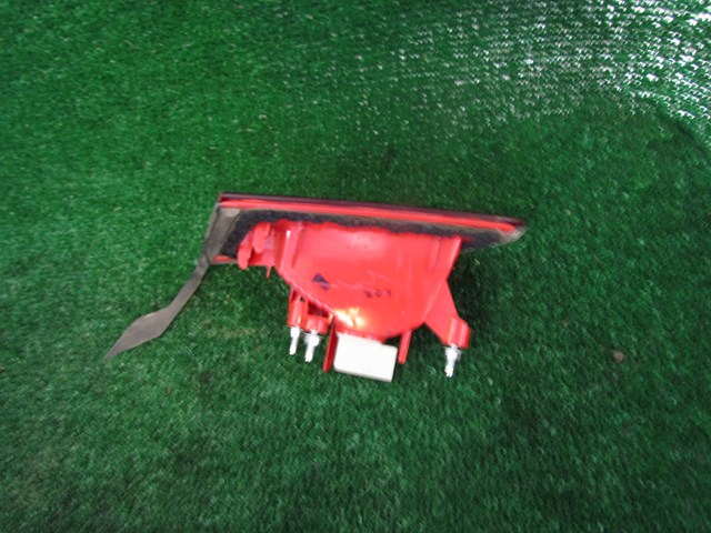 2011 Infiniti G37 LH Driver Trunk Mounted Tail Light