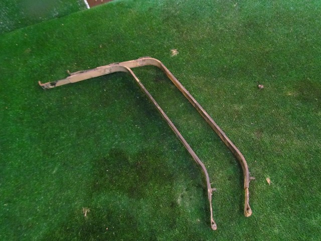 2011 Infiniti G37x Sedan Gas Tank Straps