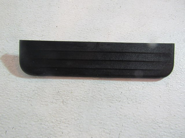 2011 Infiniti G37x Sedan Rear LH Door Sill Kick Plate