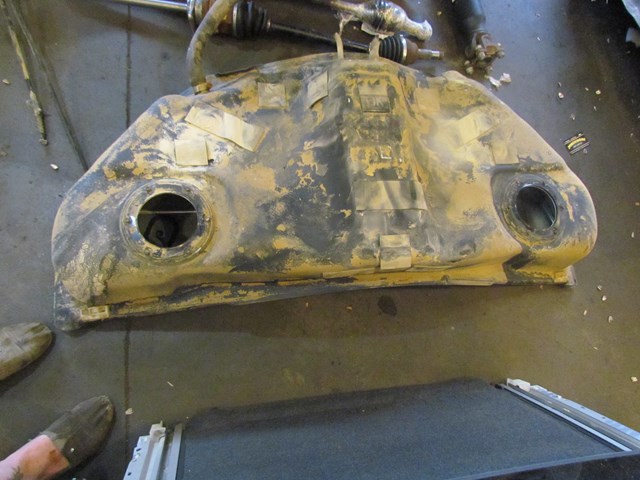 2011 Infiniti G37x Sedan Gas Tank