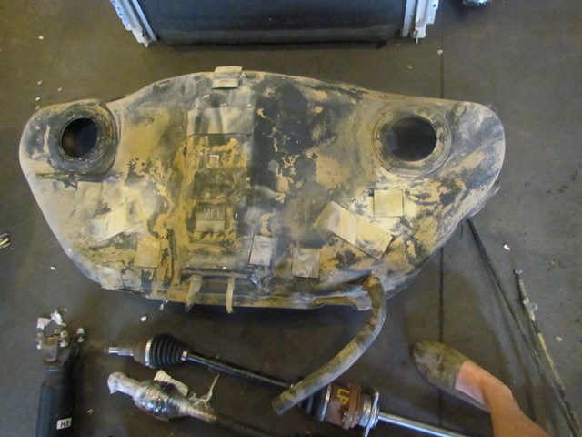 2011 Infiniti G37x Sedan Gas Tank