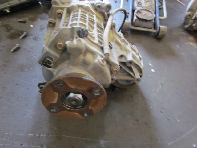 2011 Infiniti G37x Sedan Transfer Case