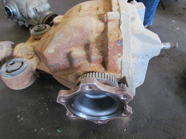 2011 Infiniti G37x Sedan Rear Differential